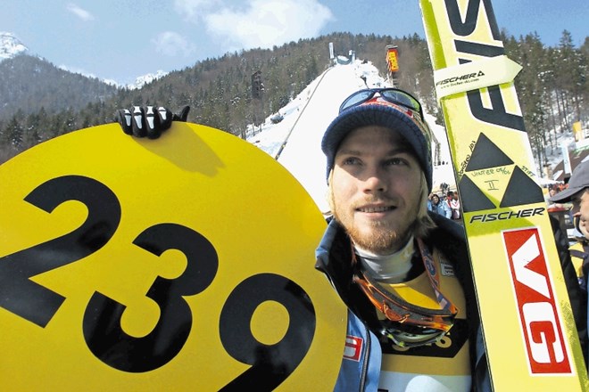 Björn Einar Romören je 20. marca 2005 z 239 metri postavil zadnji svetovni rekord na planiški letalnici.