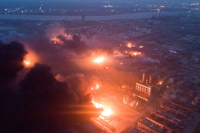 #foto V eksploziji kemične tovarne na Kitajskem 47 mrtvih 
