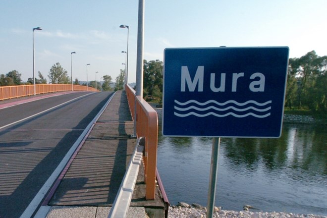 Most čez reko Muro.