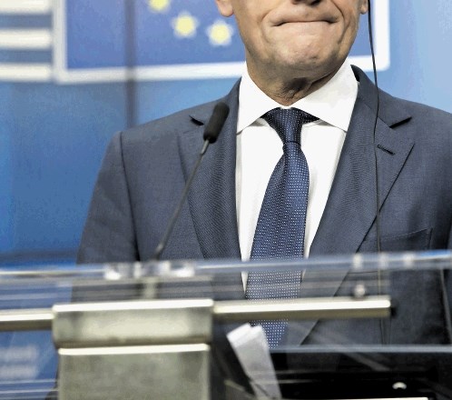 Predsednik evropskega sveta Donald Tusk pravi, da so do 12. aprila na mizi vse možnosti, tudi morebitni umik britanskega...