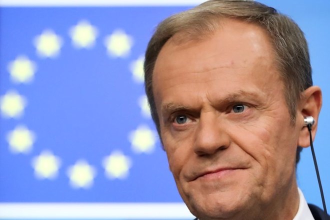 Predsednik evropskega sveta Donald Tusk pravi, da so do 12. aprila na mizi vse možnosti, tudi morebitni umik britanskega...