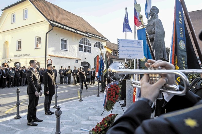 Spominu na slovitega rojaka generala Rudolfa Maistra so se danes s cvetjem poklonili tudi najvišji predstavniki občine in...