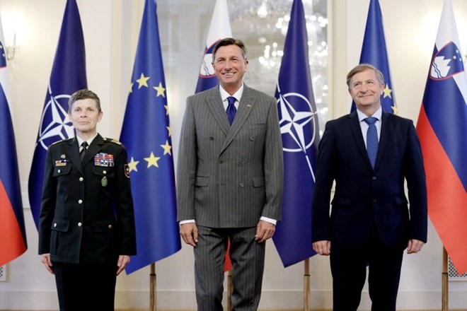 Predsednik republike Borut Pahor je sprejel ministra za obrambo Karla Erjavca in nacelnico Generalstaba Slovenske vojske...