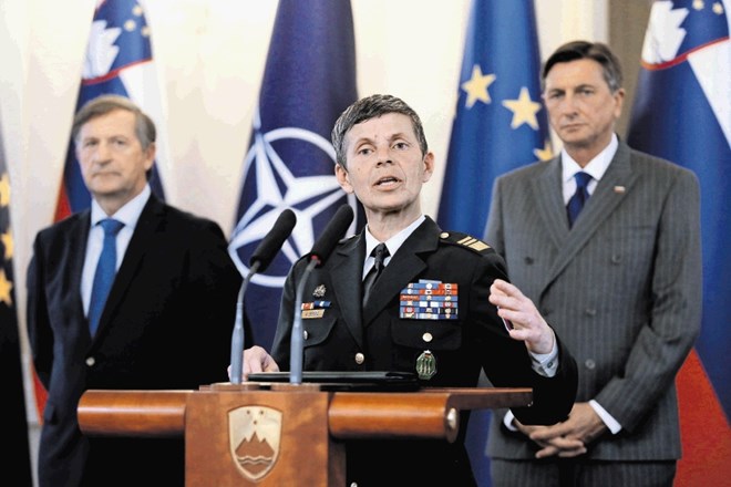 Pomanjkanje kadrov postaja vse večji problem Slovenske vojske, je danes poudarila načelnica generalštaba Alenka Ermenc. Če...
