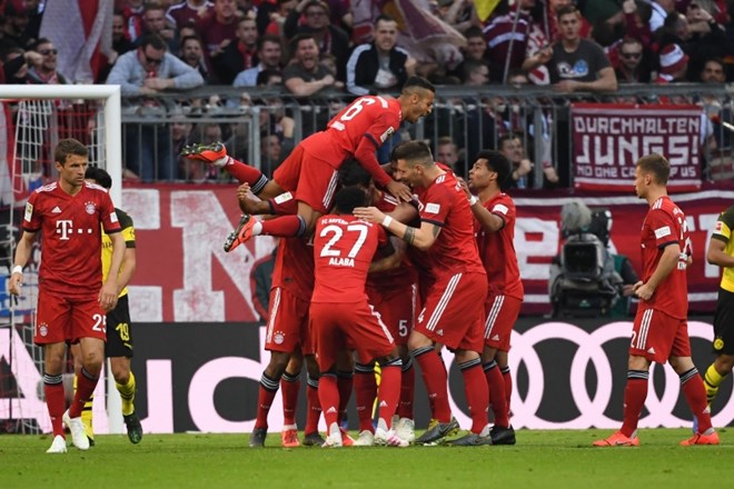 Nogometaši Bayerna so si samo v prvem polčasu štirikrat skočili v objem.