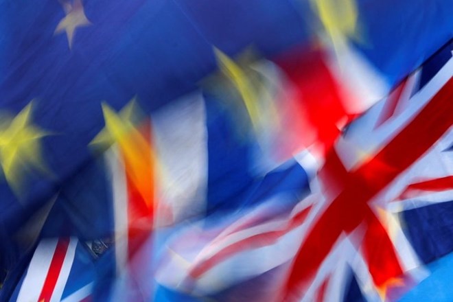 Evropsko-britanska ločitvena saga podaljšana: Brexit bo najkasneje na noč čarovnic