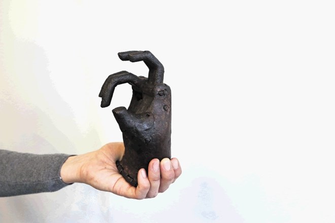 Leta 1907 so na Vranskem našli staro železno ročno protezo, ki je bila izdelana med letoma 1500 in 1650.