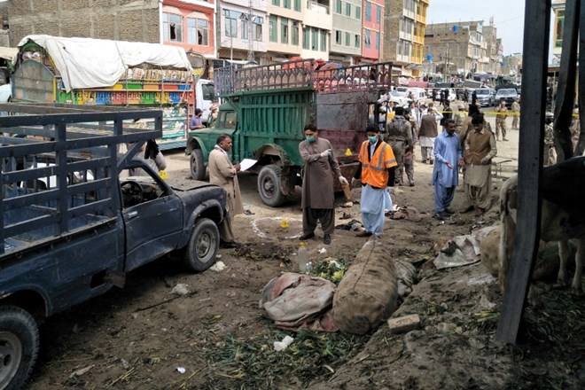 #foto V samomorilskem napadu v pakistanskem mestu Kveta več mrtvih
