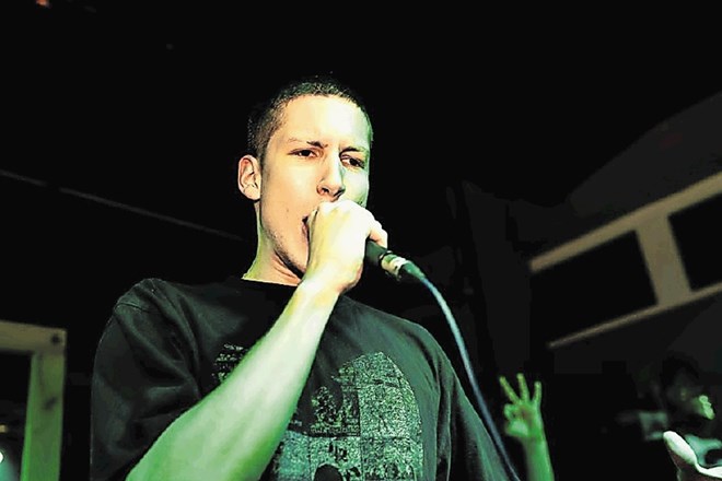 Mlajši Sin Sebastiana Cavazze in Staše Eline Verbič je na hiphop sceni znan kot Vazz.