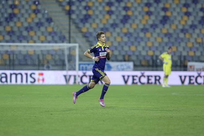 Luka Zahović je dosegel prvi gol na srečanju, v nadaljevanju pa je zapravil nekaj zrelih priložnosti, tudi 11-metrovko.