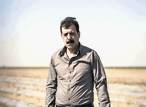 Shakar Rudani  se je uprl temu, da bi  kot eden od tisočev sirijskih beguncev  pobiral lešnike ne nevarnem območju ob turškem...