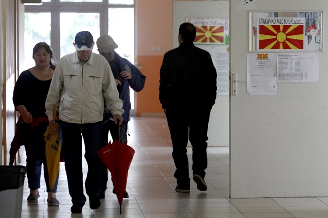 Volilna udeležba je bila po zadnjih podatkih državne volilne komisije v Skopju 40,6-odstotna, volitve pa s tem veljavne.