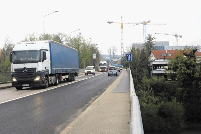Rekonstrukcije Ločenskega mostu po vsej verjetnosti pred zgraditvijo novega mostu v Mačkovcu ne bo.