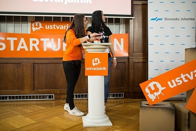 Lanski zmagovalki startup vikenda Tjaša in Patricija sta družno sprožili odštevanje časa do dogodka v Sofiji.