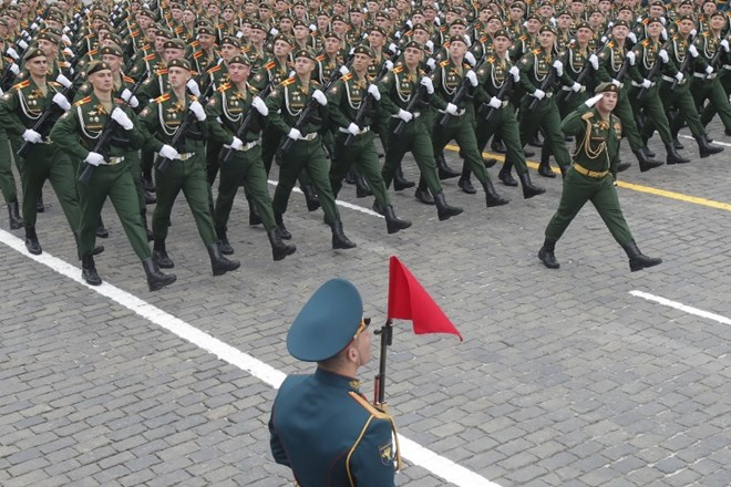 #foto Putin ob dnevu zmage obljubil visoko zmogljivost ruske vojske