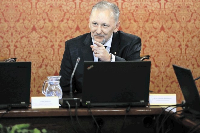 Minister Božinović je eden izmed najbolj zaupnih Plenkovićevih sodelavcev. Bil je tudi šef urada nekdanjega hrvaškega...