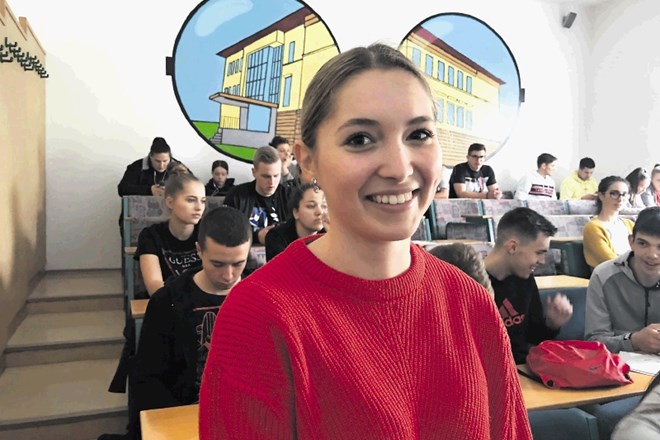 Dijakinja Kaja Prezelj z Ekonomske gimnazije in srednje šole Radovljica je bila del zmagovalne skupine pri iskanju rešitev v...
