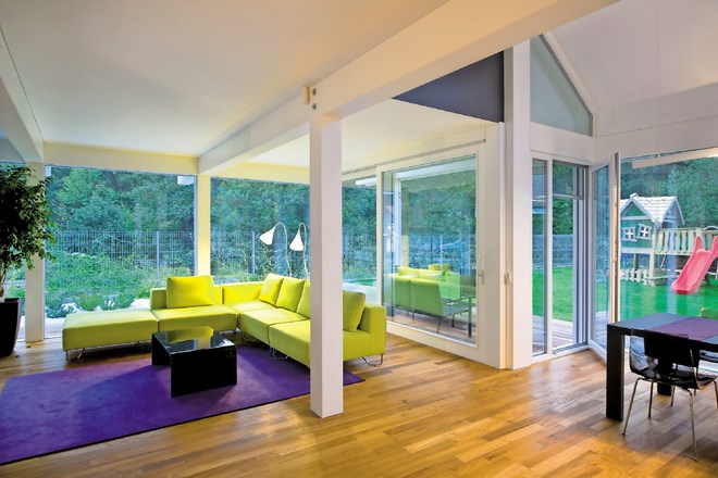 Sodobna gradnja zahteva svetle bivalne prostore z velikimi steklenimi površinami. Sodobni okenski profili z ojačitvami in...