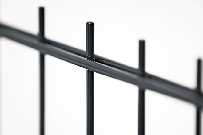Trdnost je zagotovljena s kombinacijo in debelino horizontalnih in vertikalnih žic.
