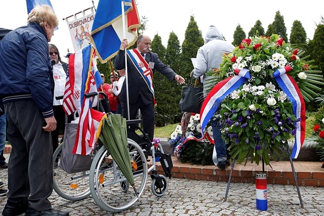 #foto Hrvaška spominska slovesnost pri Pliberku minila brez incidentov
