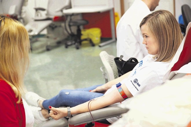 Sodelavci Novartisa v Sloveniji so letos darovali več kot 45 litrov krvi.