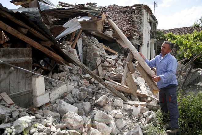 Ranjeni in gmotna škoda v potresu v Albaniji