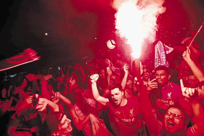 Navijači Liverpoola so rajanje po ulicah Madrida nadaljevali še dolgo v noč.
