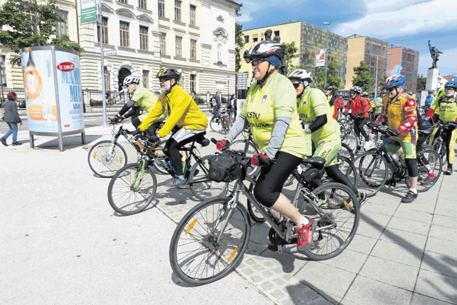 Na kolesarski izlet s kranjskimi upokojenci se je letos podalo okoli 150 upokojencev iz vse Gorenjske. Njihova popolna...
