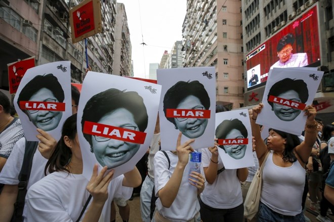 #foto V Hongkongu protesti proti zakonu o izročitvi osumljencev Kitajski