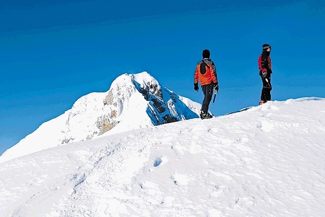 Na Malem Triglavu in še marsikje nad 1800 metri so razmere povsem zimske, ogromno je snega.