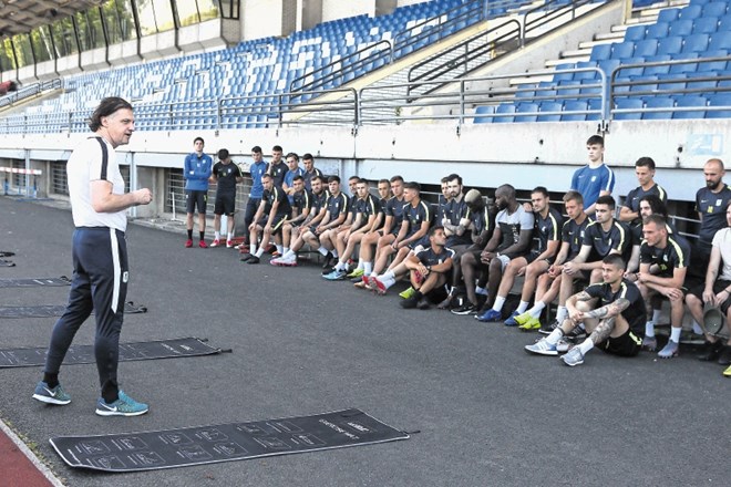 Trener Olimpije Safet Hadžić je igralce že opozoril, da evropskega tekmeca Rigas iz Latvije ne smejo podcenjevati.