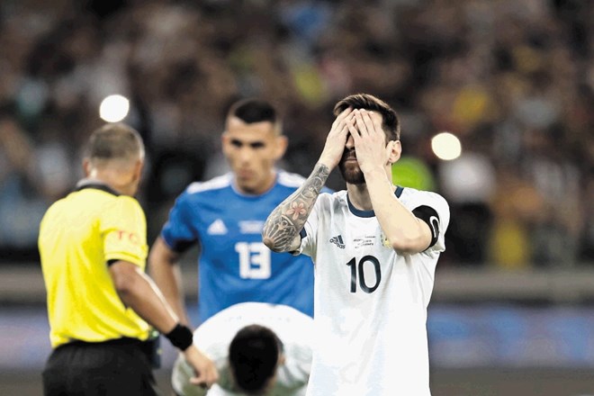 Lionel Messi z argentinsko reprezentanco doživlja eno razočaranje za drugim.