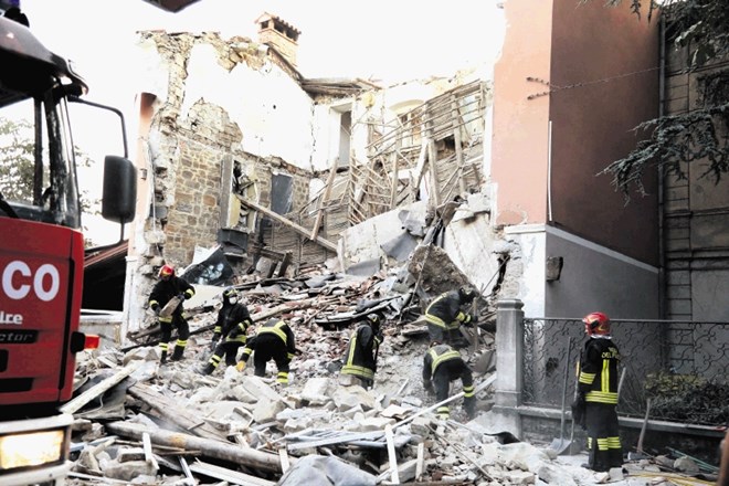 Plinska eksplozija je v Gorici v Italiji popolnoma porušila večstanovanjsko hišo. Od nje sta danes ostali le  dve zunanji...