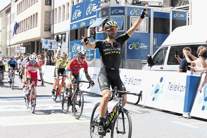 Luka Mezgec se je na cilju v Celju takole veselil zmage na drugi etapi kolesarske dirke po Sloveniji, na kateri bo danes...