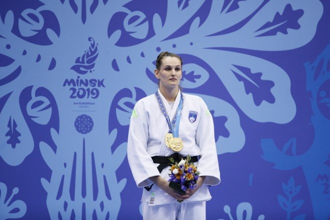 Klara Apotekar z zlato medaljo