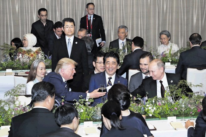 Ameriški predsednik Donald Trump in ruski predsednik Vladimir Putin pri večerji šefov dvajsetih gospodarsko najmočnejših...