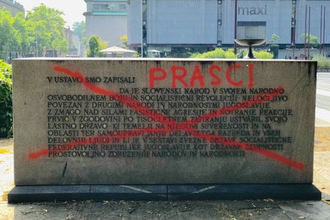 #foto Neznanci so oskrunili spomenike NOB