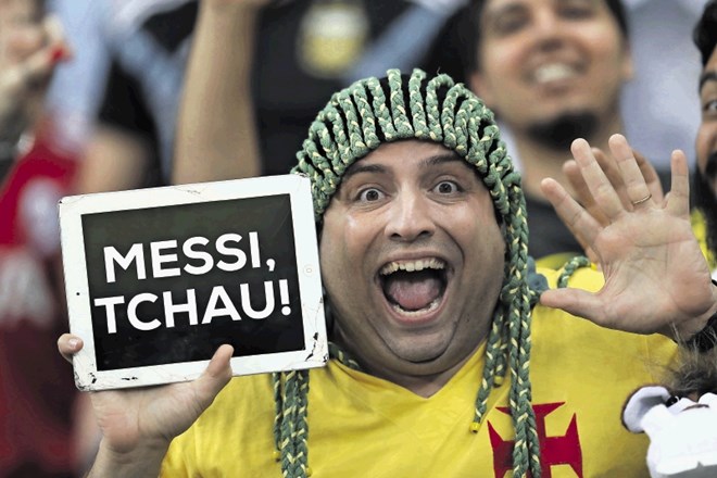Navijači Brazilije so si po zmagi nad Argentino privoščili njihovega prvega zvezdnika Lionela Messija.