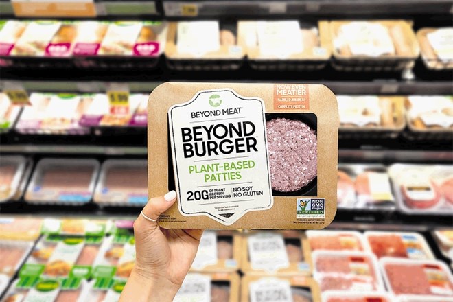 Beyond Meat se je z umetnim mesom zavihtel med samoroge, več kot milijardo dolarjev vredna podjetja.