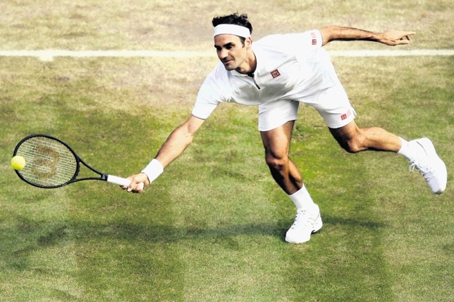 Roger Federer se bo v polfinalu po enajstih letih v Wimbledonu pomeril z Rafaelom Nadalom.