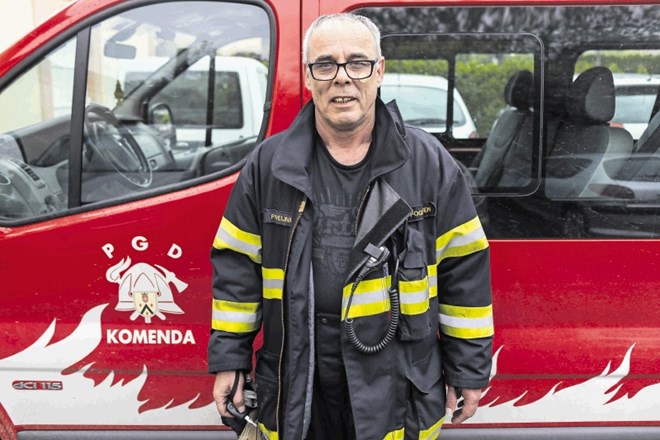 Župan Stanislav Poglajen je kot gasilec maja sodeloval pri gašenju zbirnega centra za odpadke Suhadole.