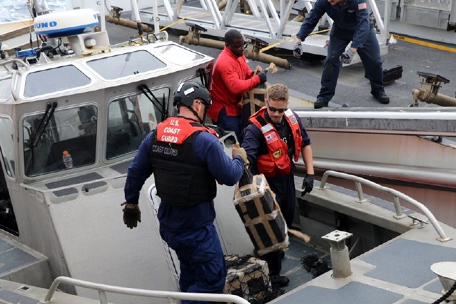 #foto #video Divji lov na podmornico: Američani zasegli za pol milijarde evrov drog