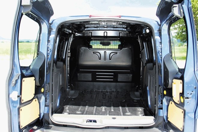 Ford transit connect furgon: udobni delovni stroj