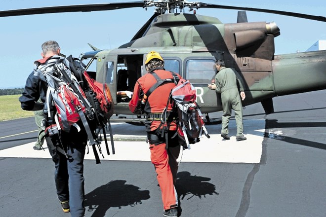 Ekipa za helikoptersko reševanje je v soboto na Mali Mojstrovki rešila še planinko, ki je zašla s poti.