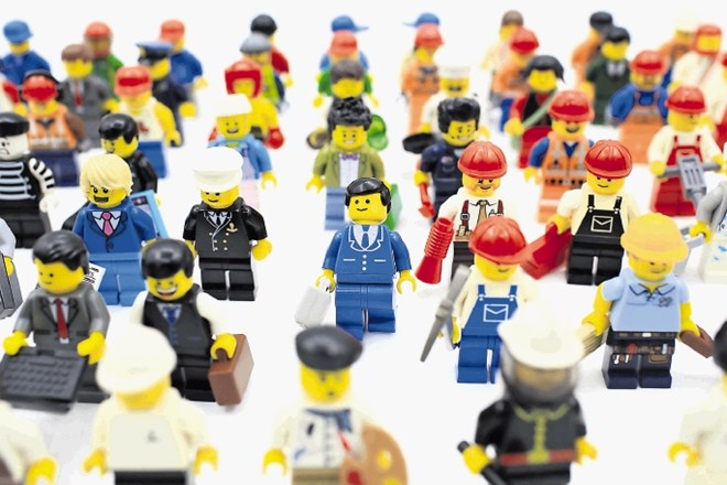 Lego kocke, eno najbolj priljubljenih igrač zadnjih desetletij, uspešno uporabljajo tudi v kadrovskih ocenjevalnih centrih.