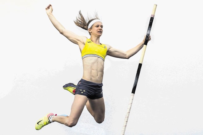 Tina Šutej je v skoku s palico izboljšala svoj slovenski rekord (4,70 metra) in izpolnila normo za OI 2020 na Japonskem.