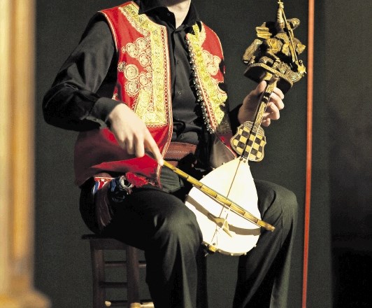 Jure Miloš, hercegovski guslar: Izvorno se ukvarjam s tradicionalno glasbo, zato nisem zagovornik posodabljanja.