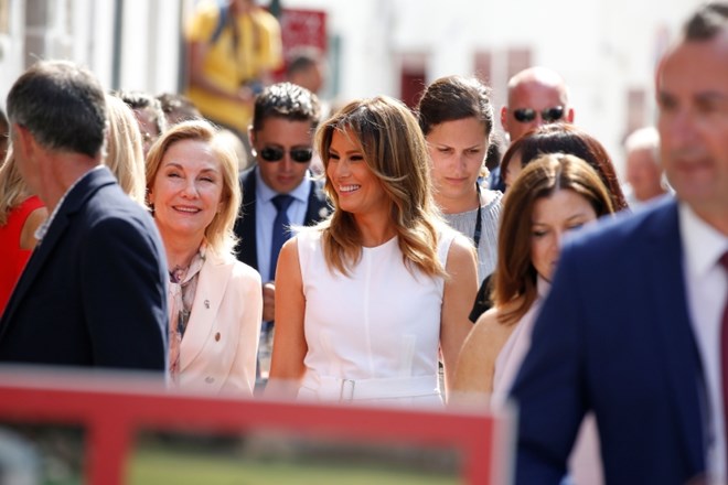 V Francijo je skupaj s svojim možem prišla tudi prva dama ZDA Melania Trump.