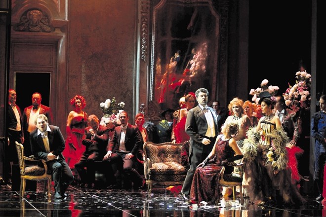Opera La Traviata leta 2008 v interpretaciji SNG Maribor.