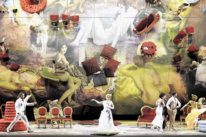 La Traviata v postavitvi Teatra Regio iz Torina, ki bo v okviru 67. Ljubljana Festivala na sporedu v sredo in četrtek.